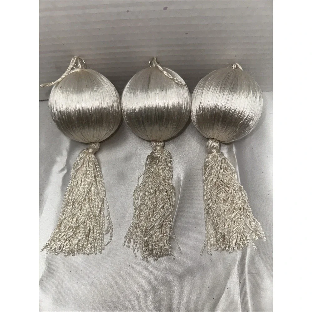 Pier‎ One Imports Ornament Set Of 3 Tassel Flawed